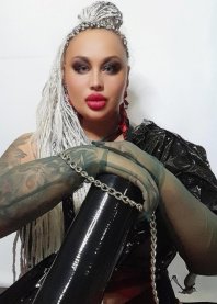 Mistress Daniella Diamonds